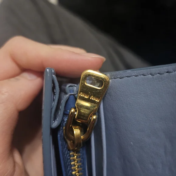 Miu Miu Blue Leather Wallet with Gold Details - Picture 5 of 8